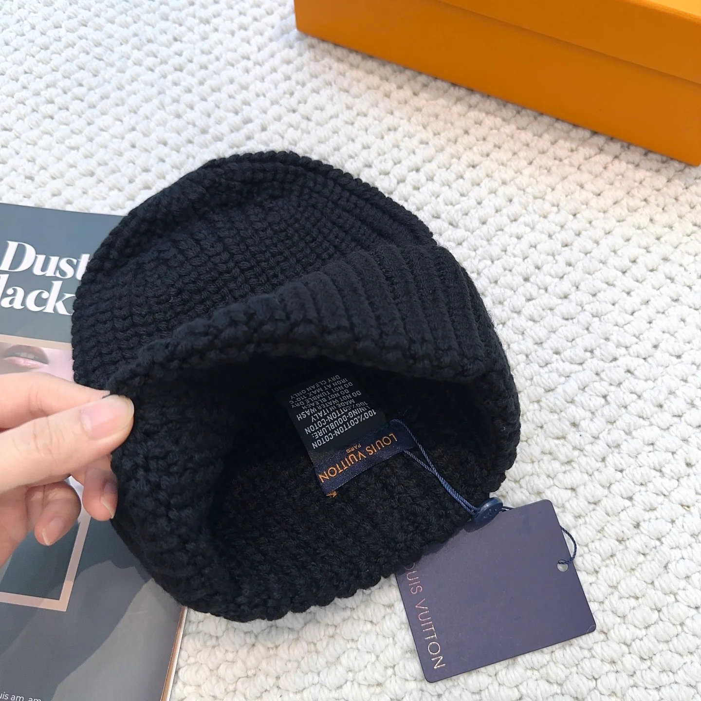 Stylish embroidered letter knitted hat