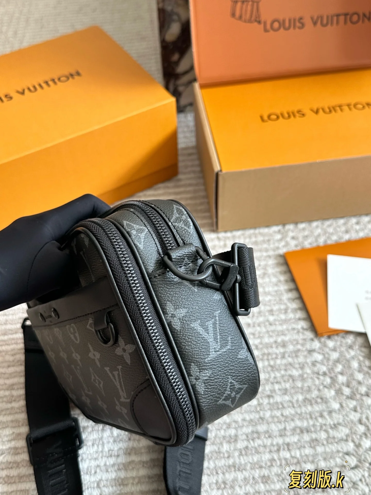 Fashion Leather men's crossbody bag