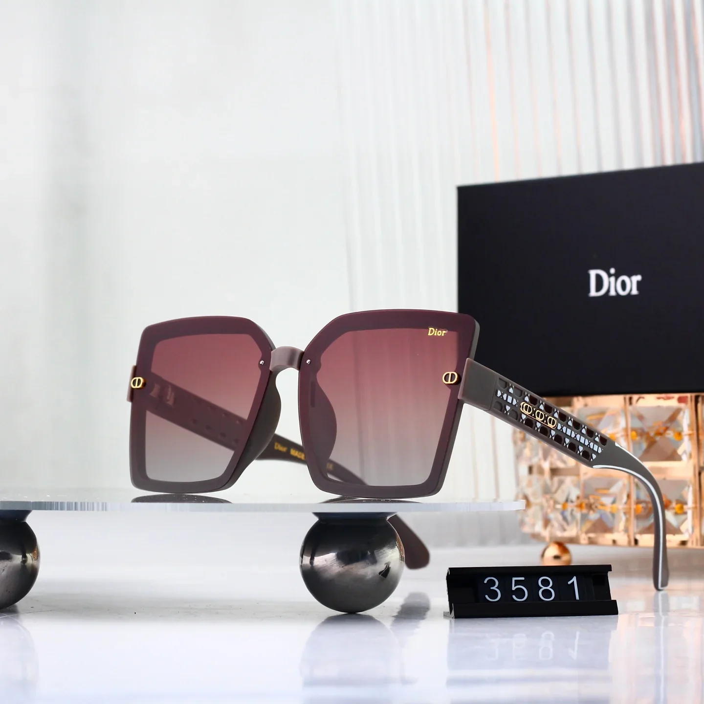 Full frame square sunglasses