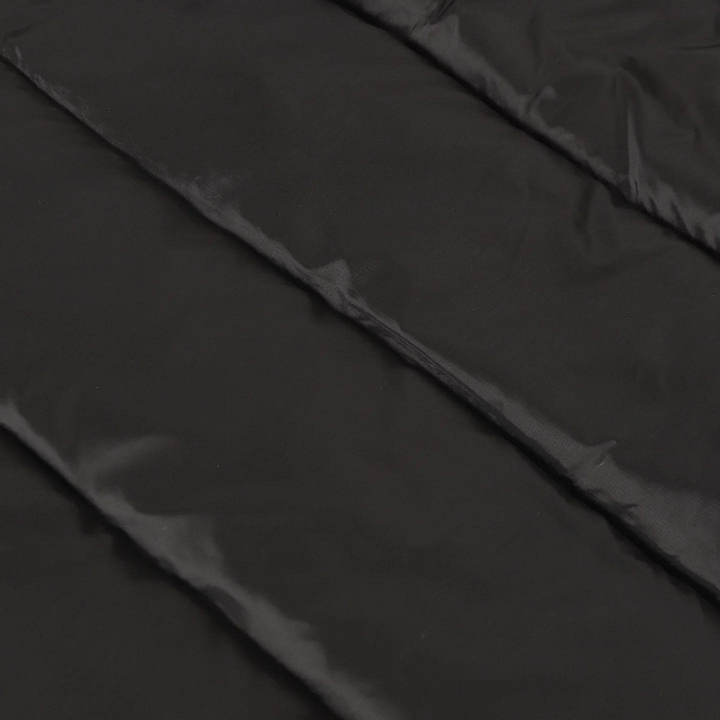 Pocket down hooded jacket