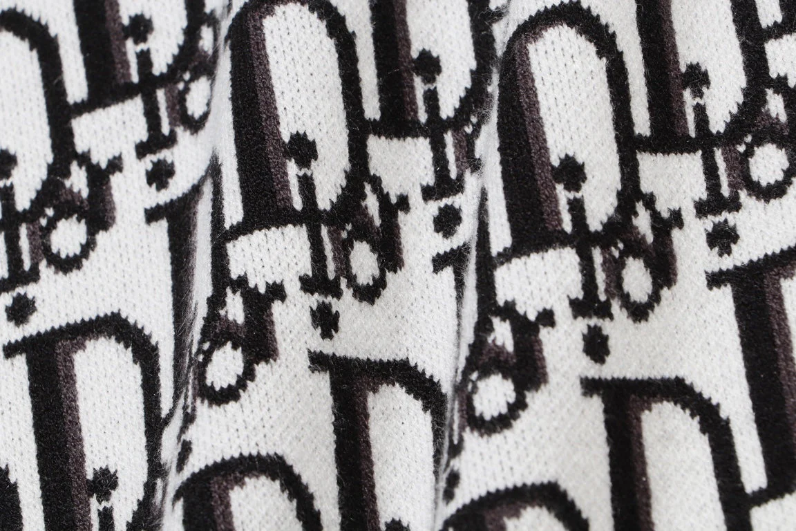 Knitted cashmere sweatshirt