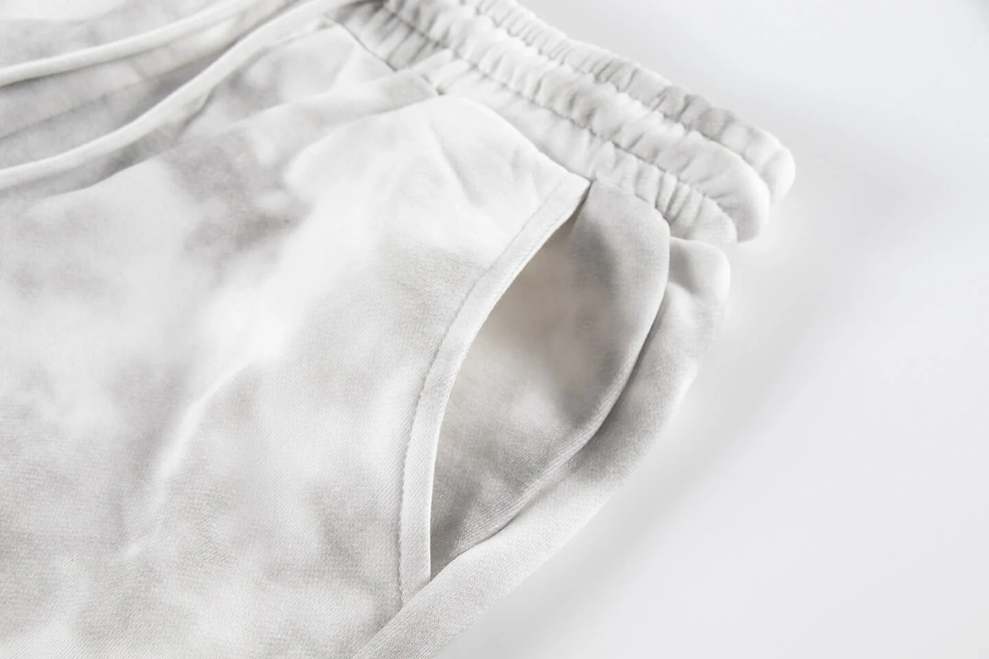 Rendered Classic Pattern Embroidery Shorts