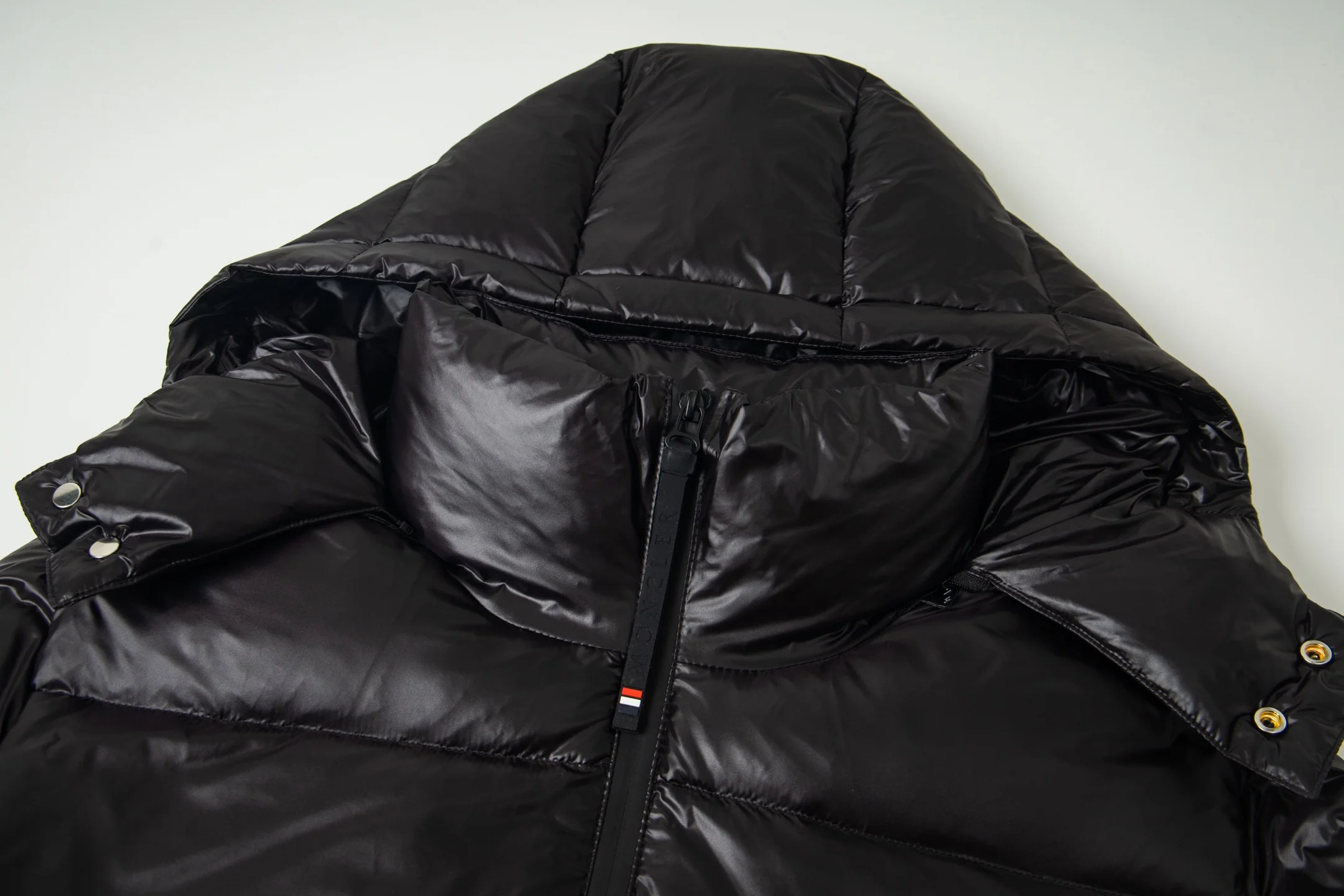 Printed hooded down jacket