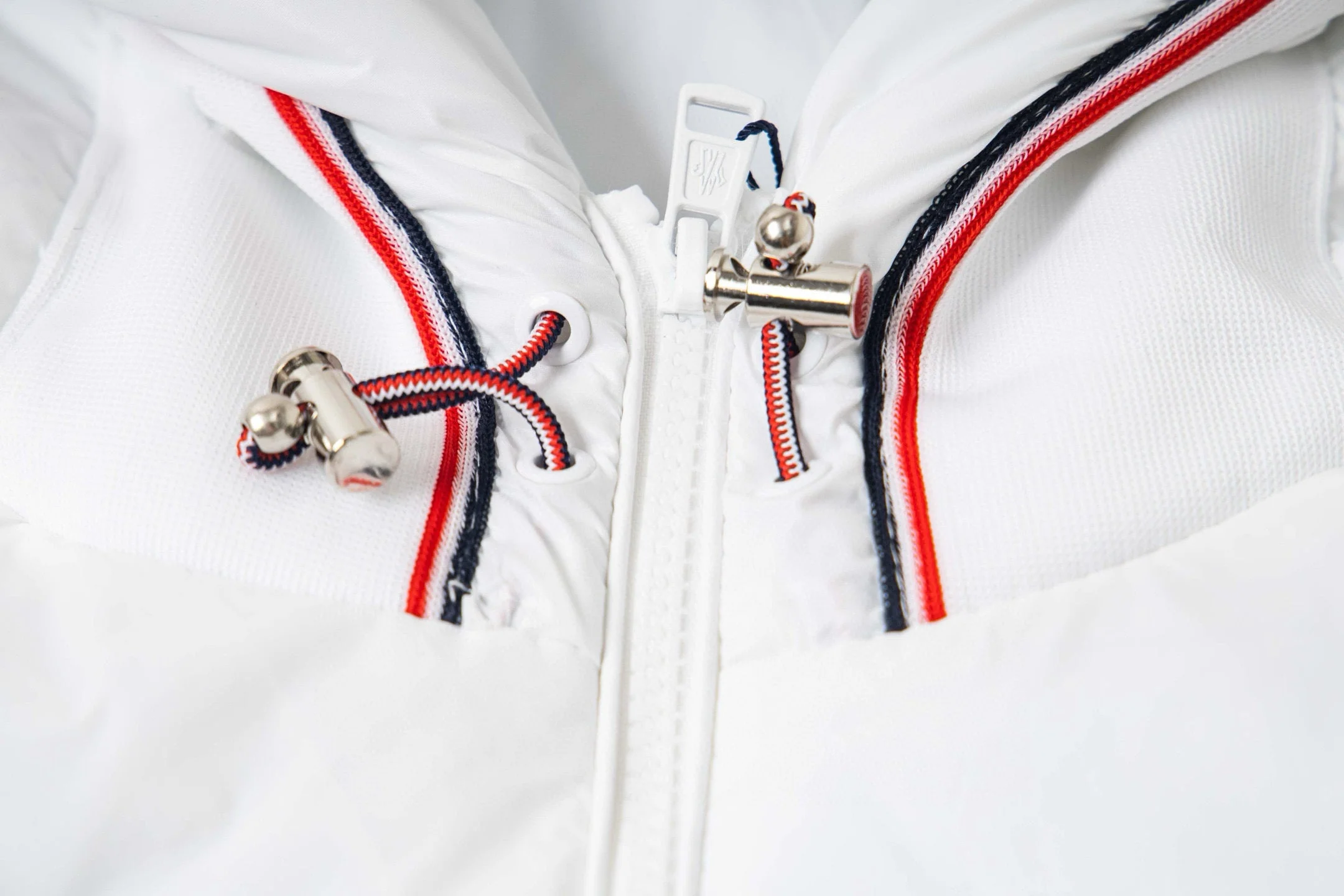 Matte hooded padded jacket