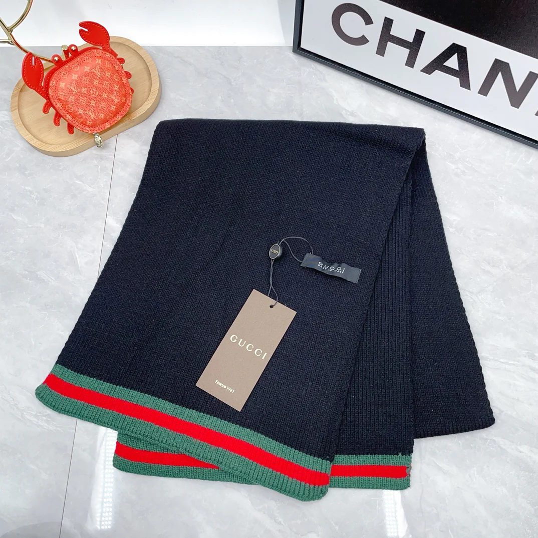 Color matching wool knit scarf and hat set