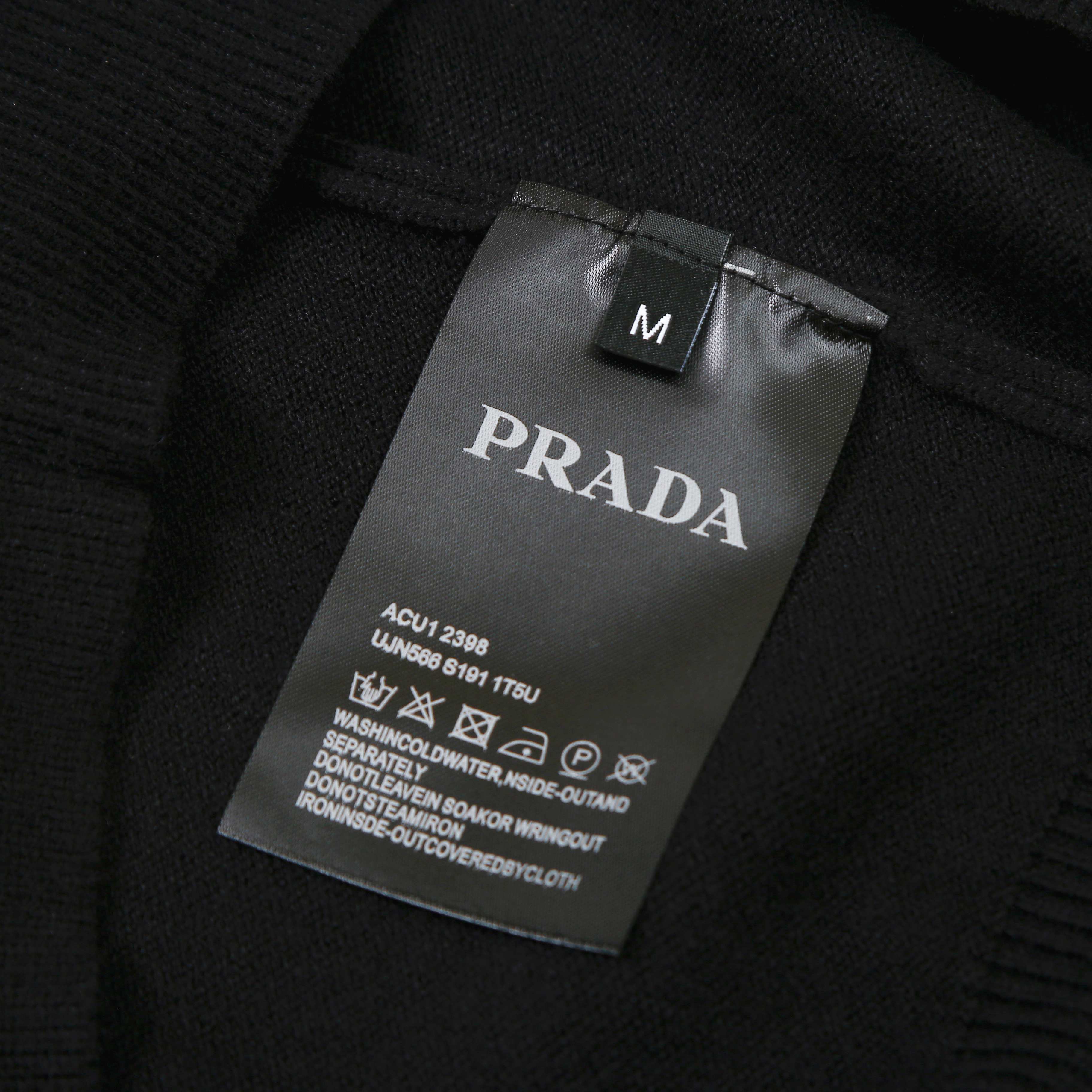 Badge Knitted Cashmere Sweater