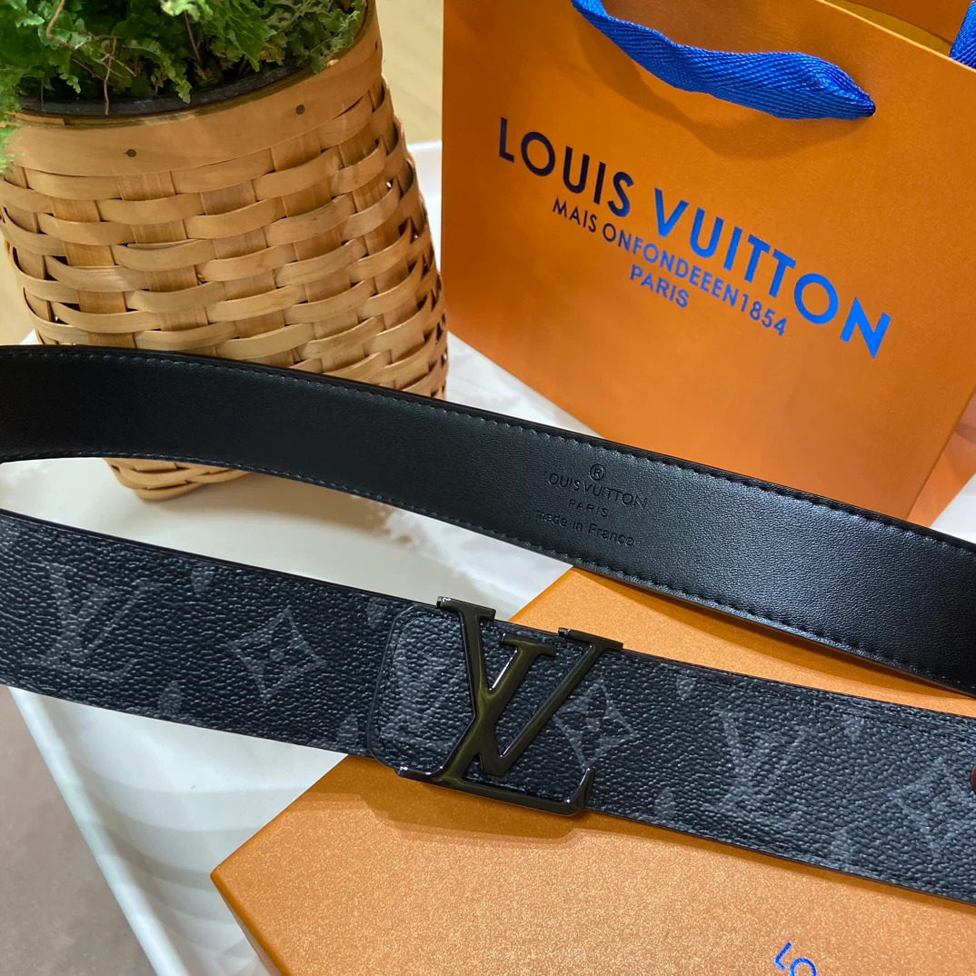 Men's leather belts