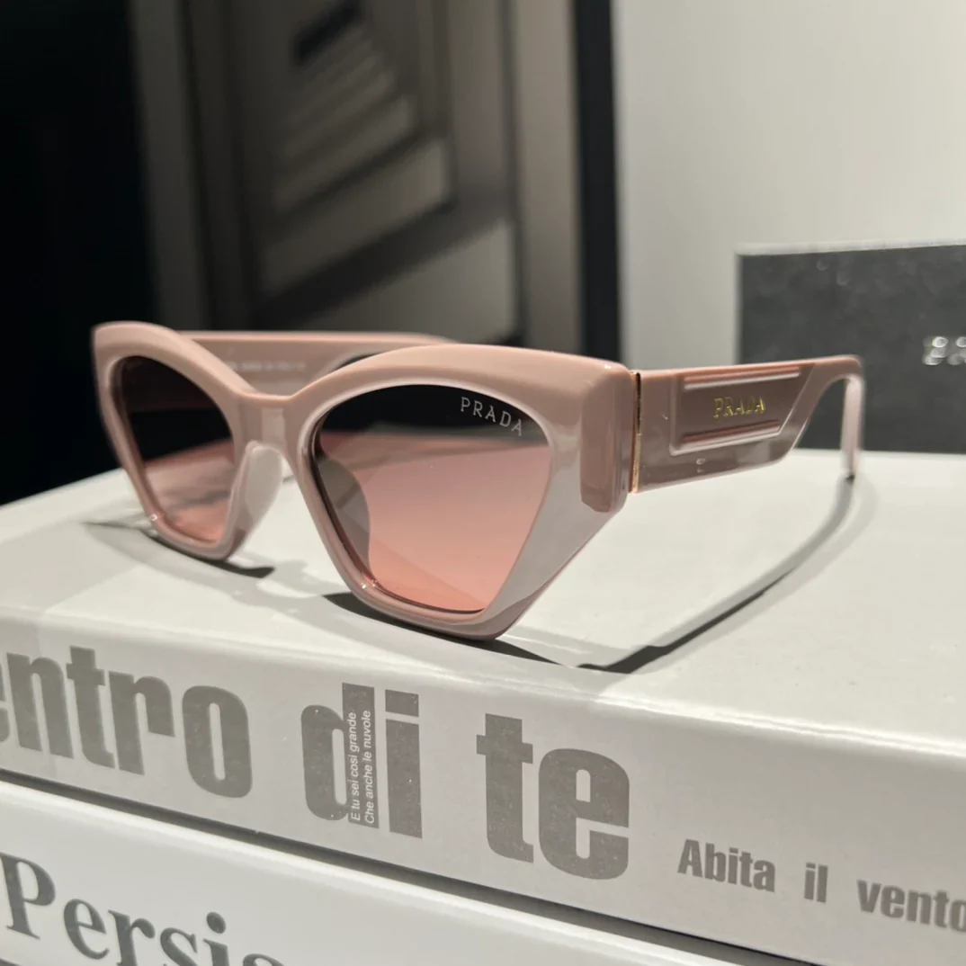 4 colors fashionable hot sunglasses  D28