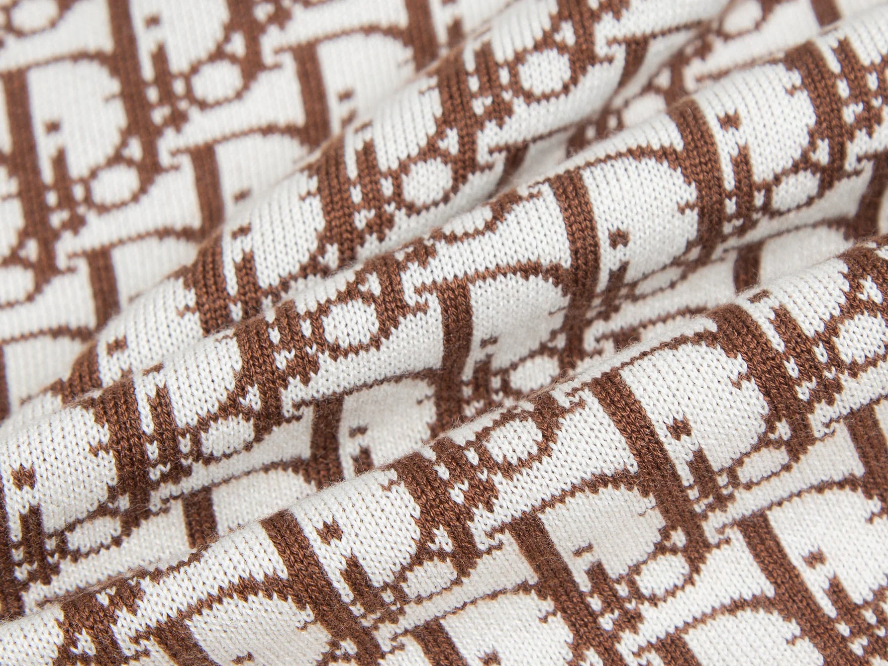 Reversible embossed cashmere hooded jacket