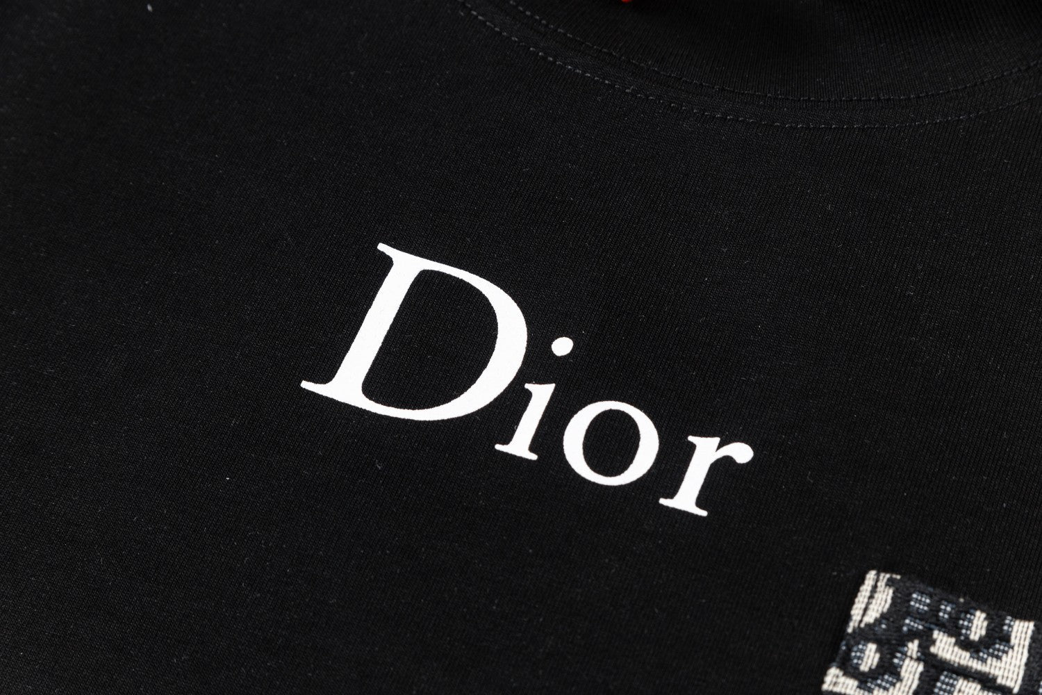 Creative embroidered pocket T-shirt