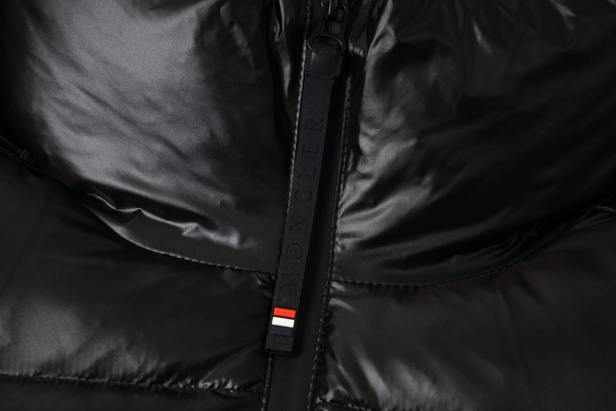 Printed hooded down jacket