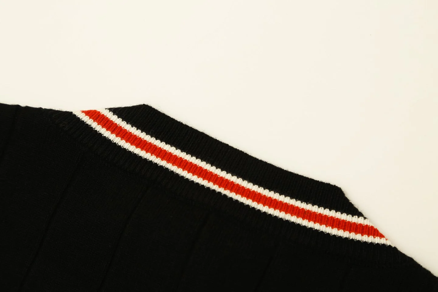 V-neck knitted jacquard sweatshirt