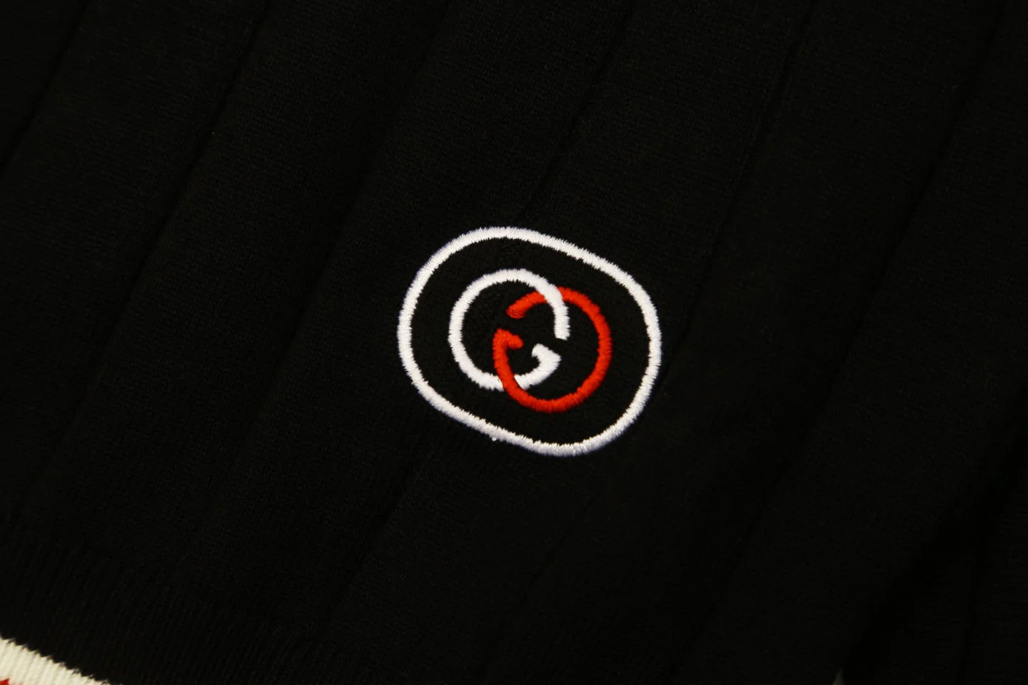 V-neck knitted jacquard sweatshirt