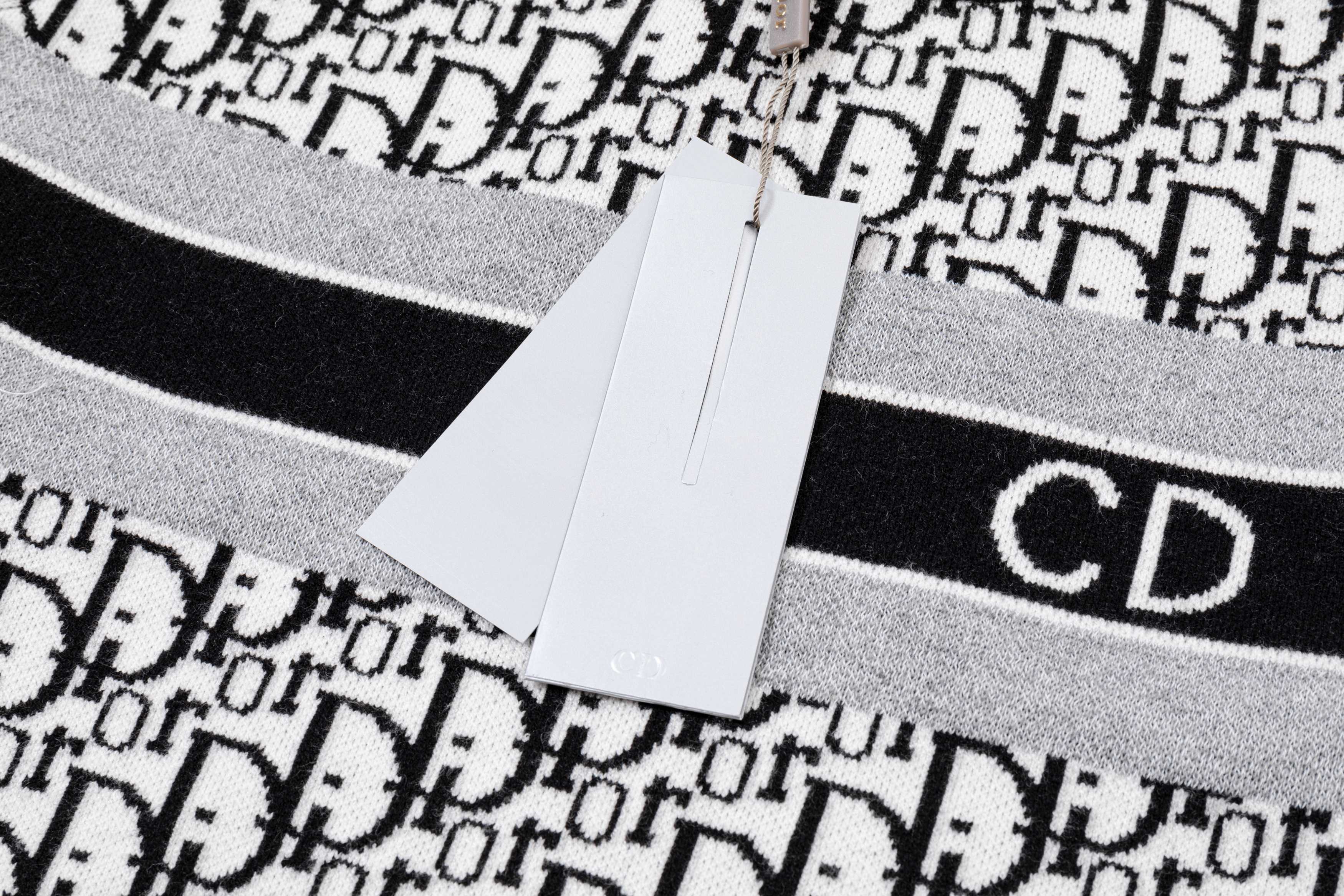 jacquard crew neck sweatshirt