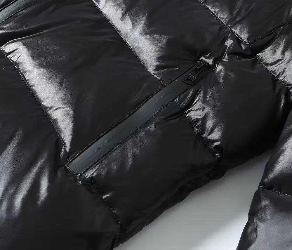 Pocket hooded down jacket