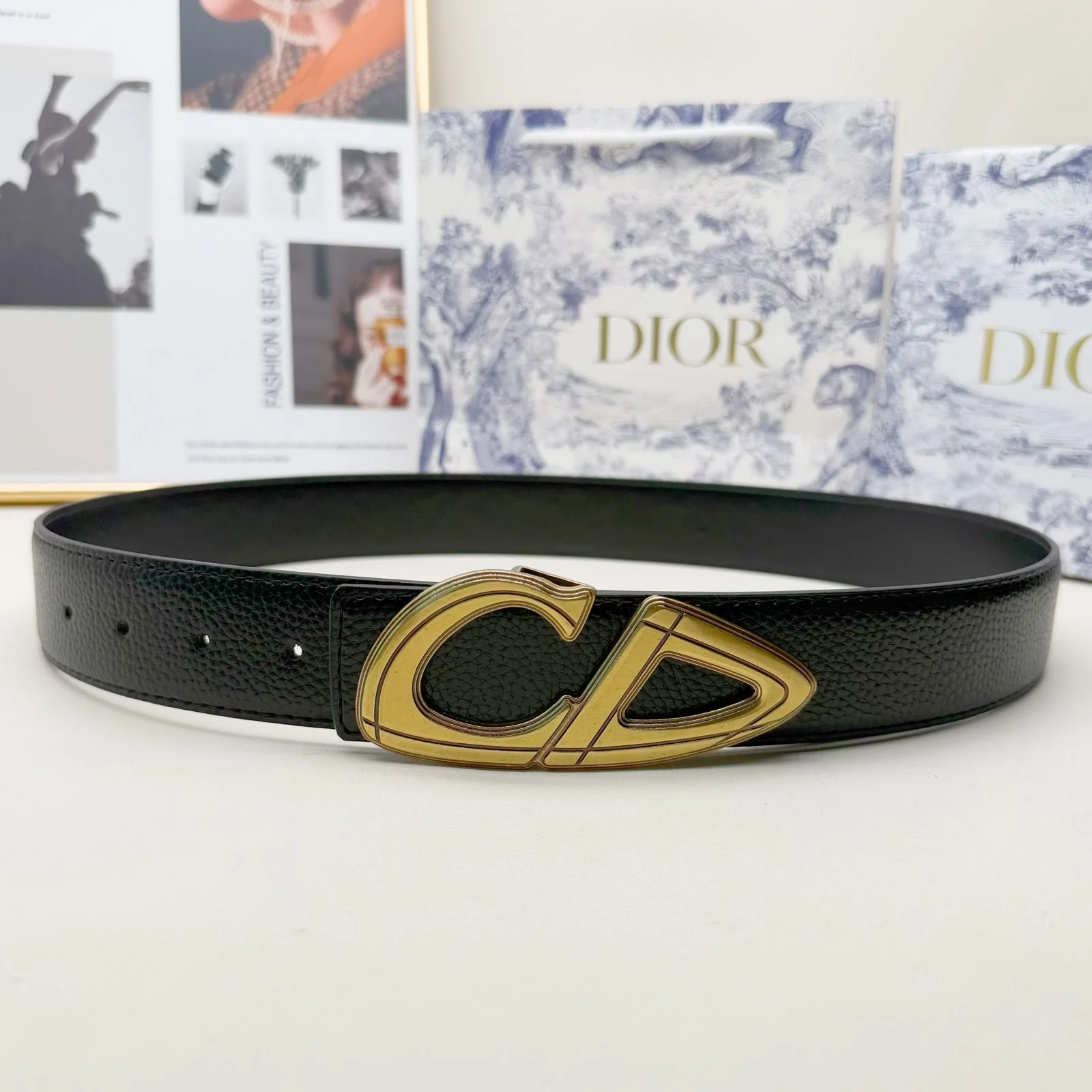 Fashion leather belts