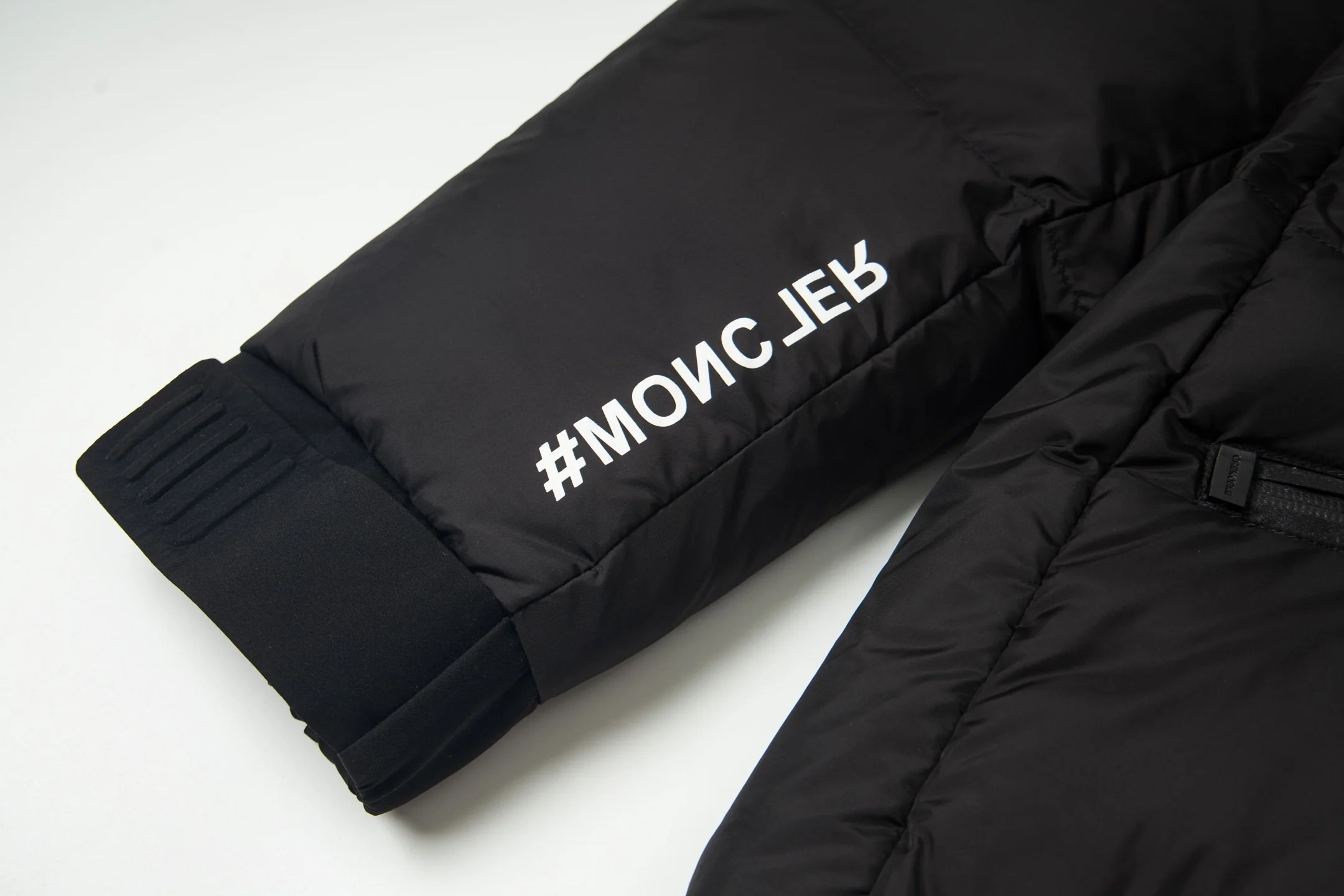 Printed stand-up collar down jacket