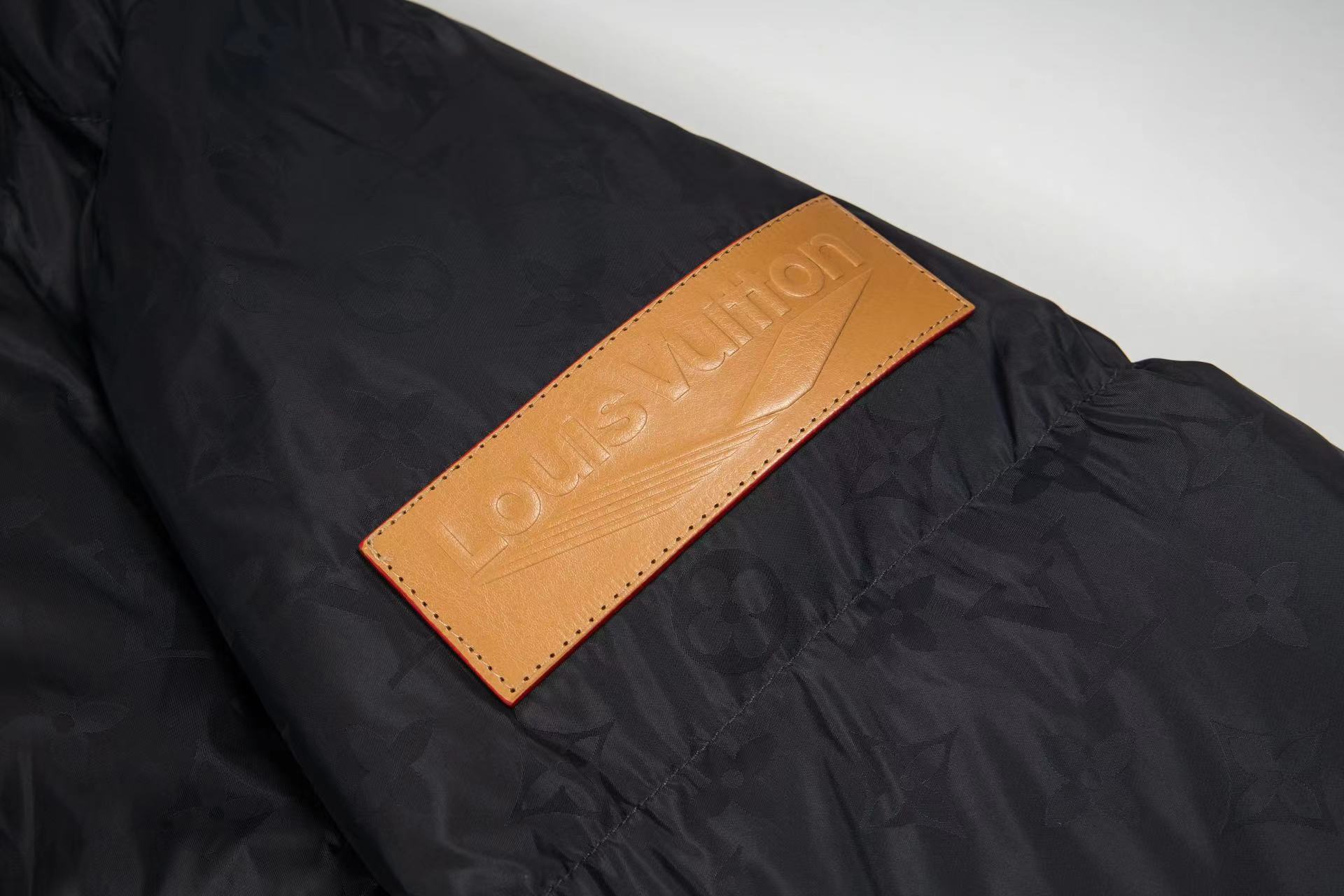 Skiing series jacquard hooded down jacket