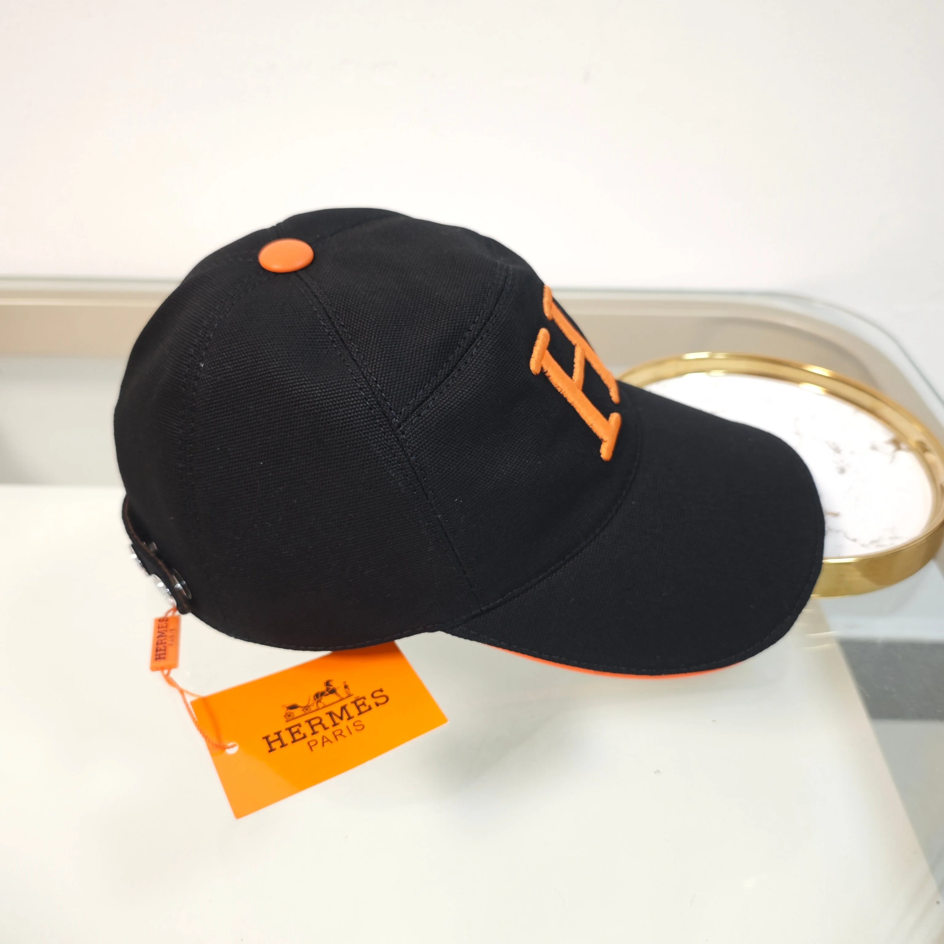 Simple embroidered baseball cap