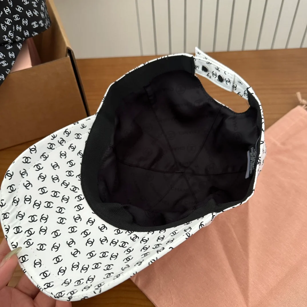 Printed lettering baseball cap