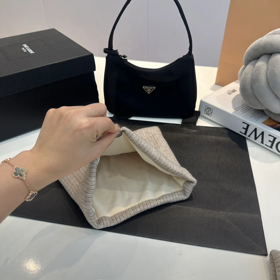 Triangle knitted scarf hat gloves set