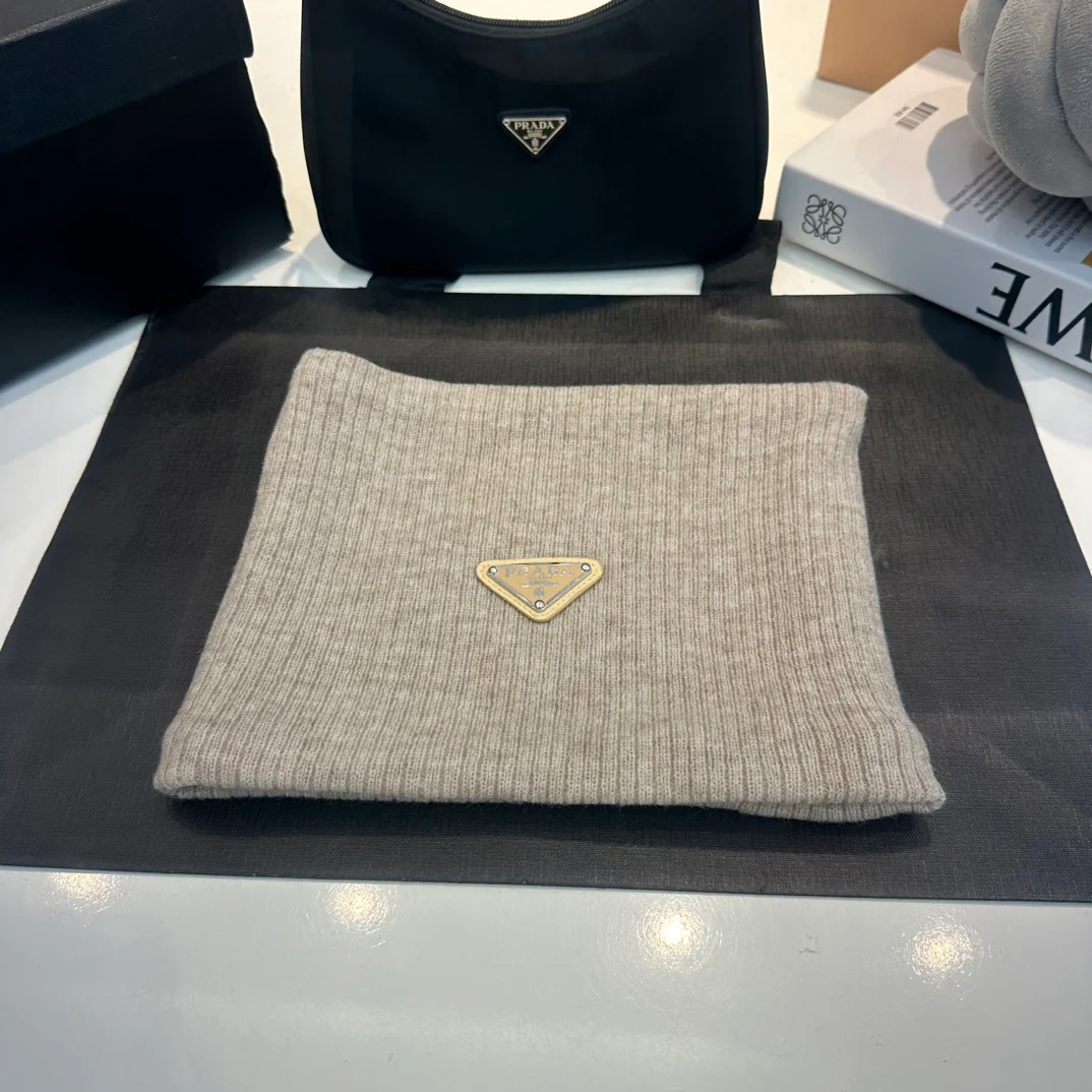 Triangle knitted scarf hat gloves set