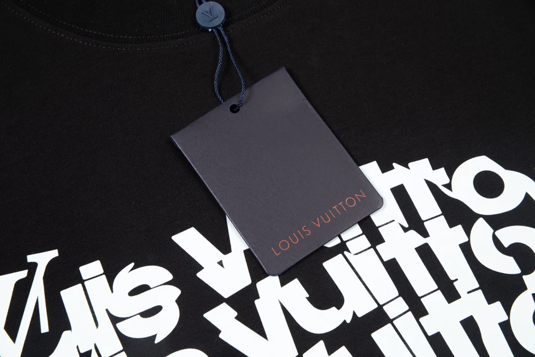 Fashionable printed T-shirts