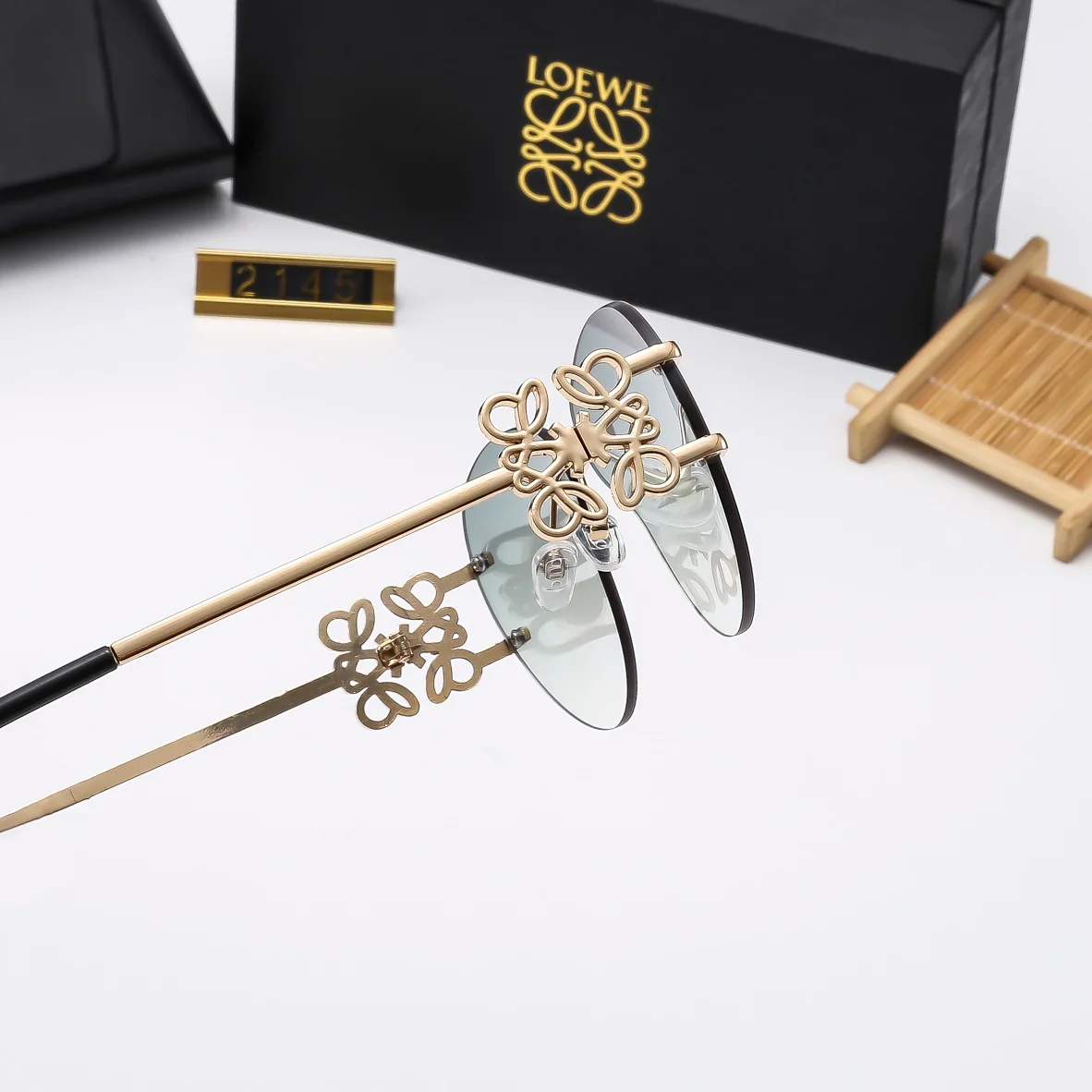 Multicolor trendy plain sunglasses  2145