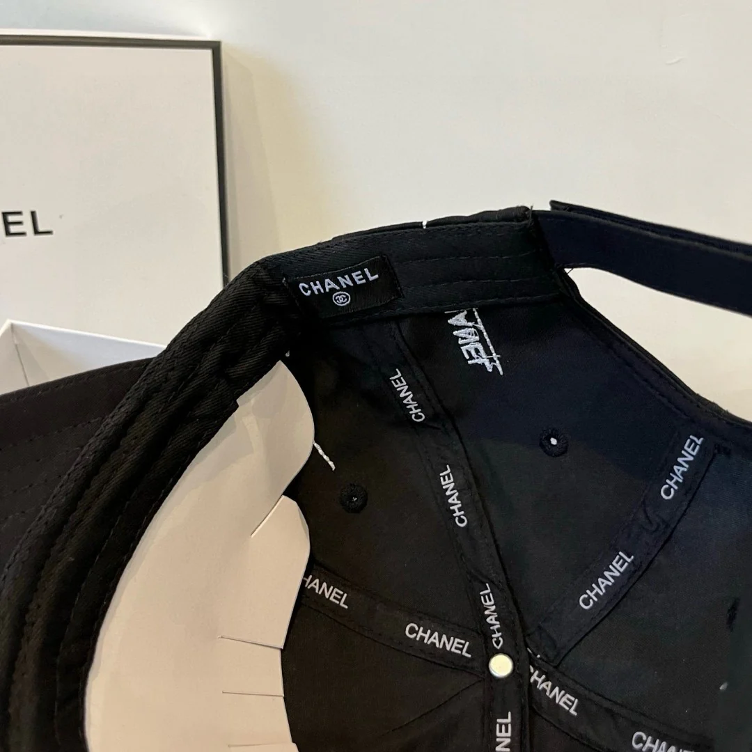 Embroidered line baseball cap