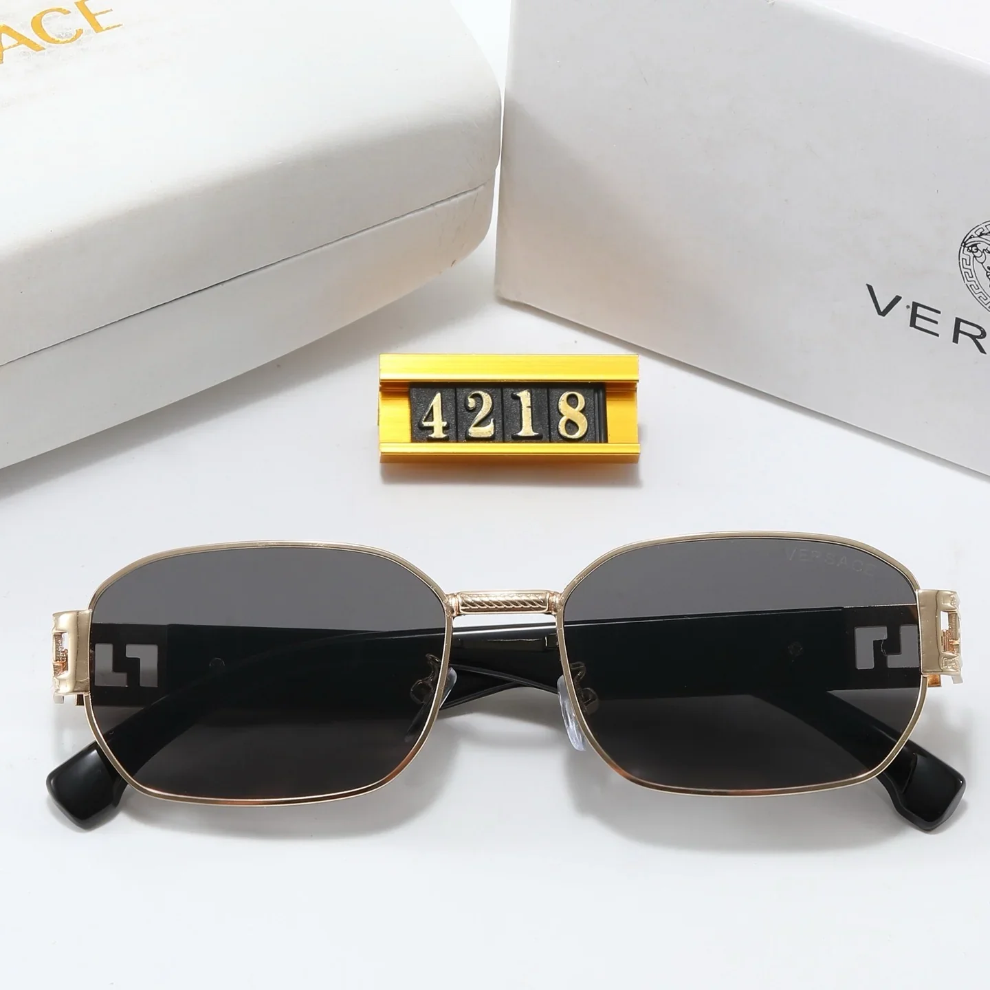 4 colors personalized trendy polarized sunglasses 4218