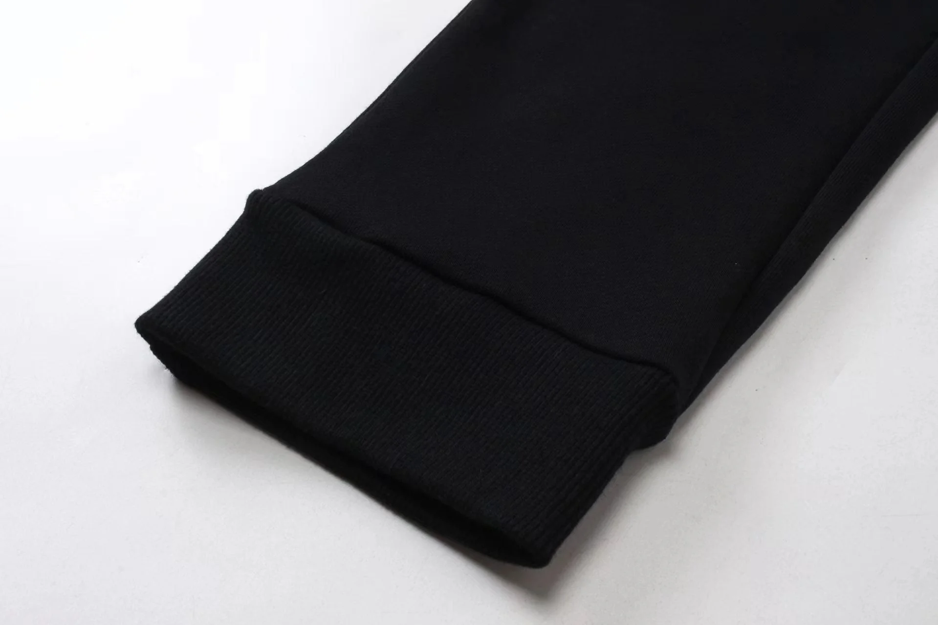 Simple pocket trousers