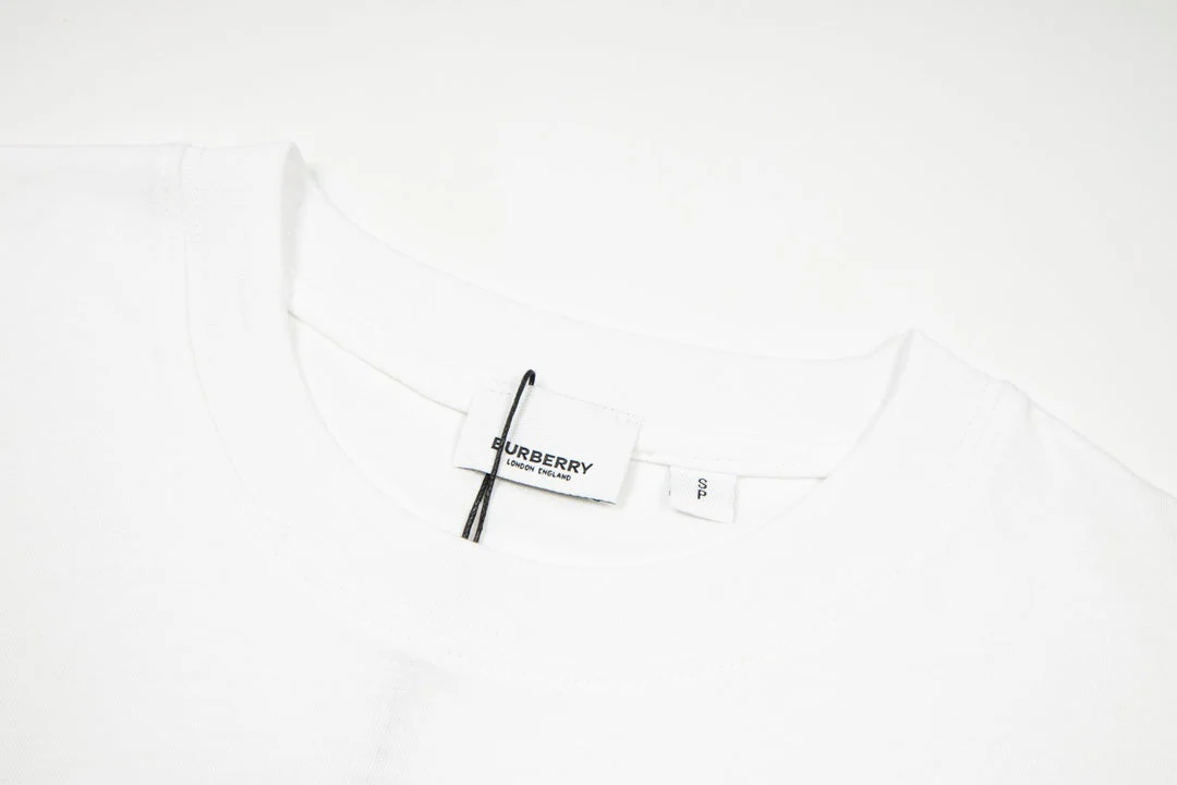 Foamed lettering cotton T-shirt