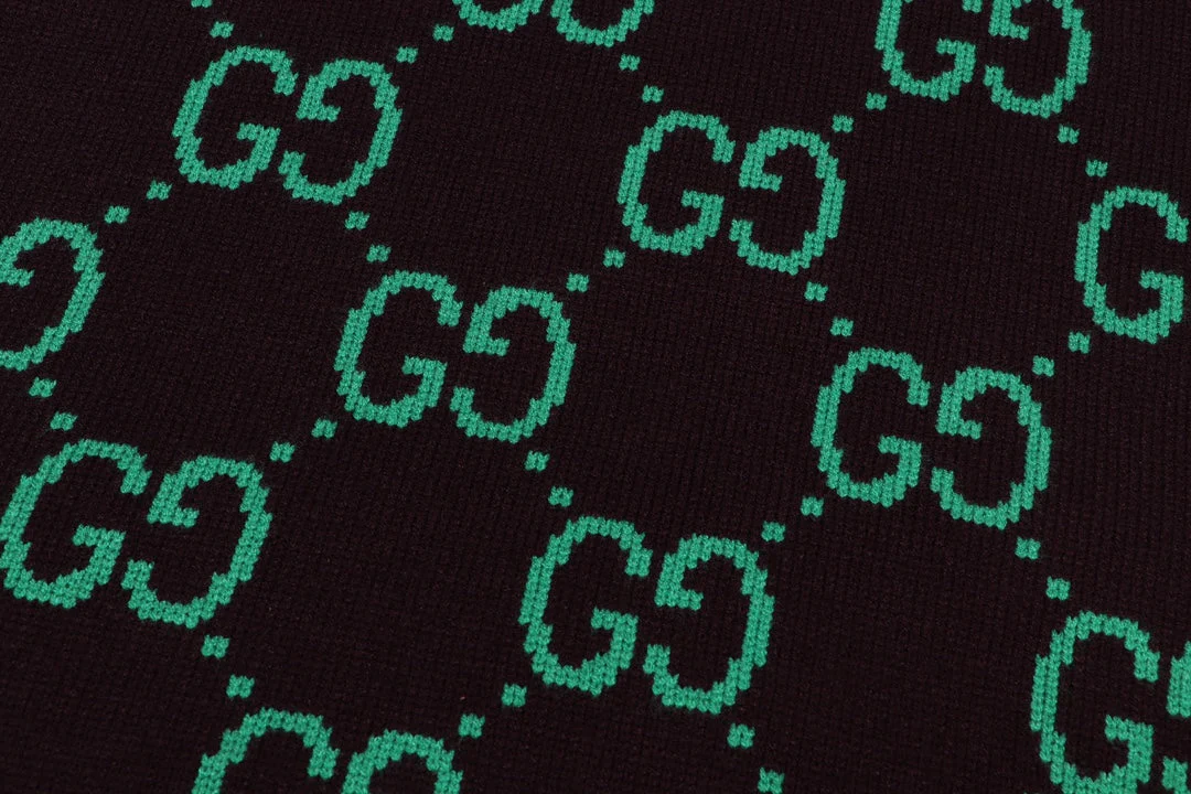 Knitted cashmere sweatshirt