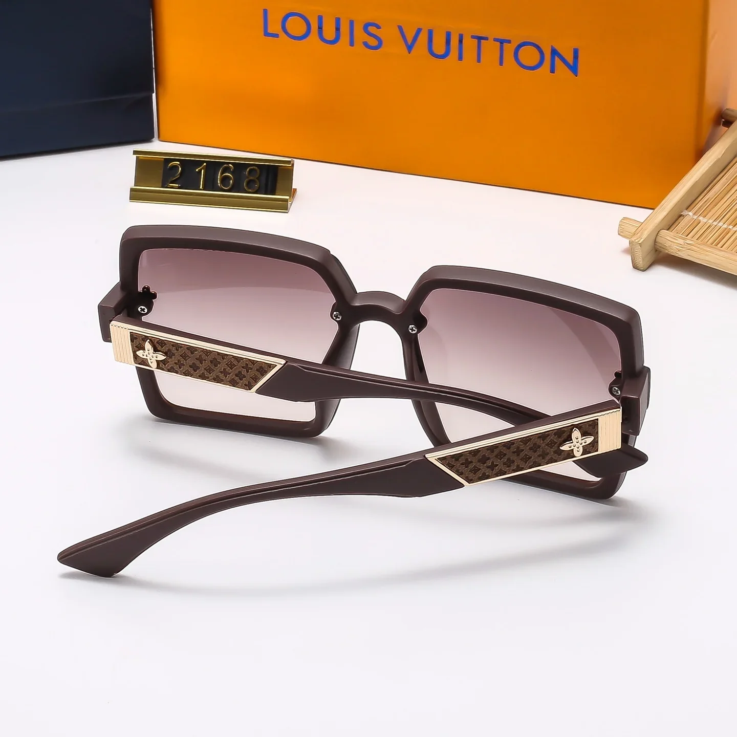 4 colors of fashionable and popular sunglasses  2168