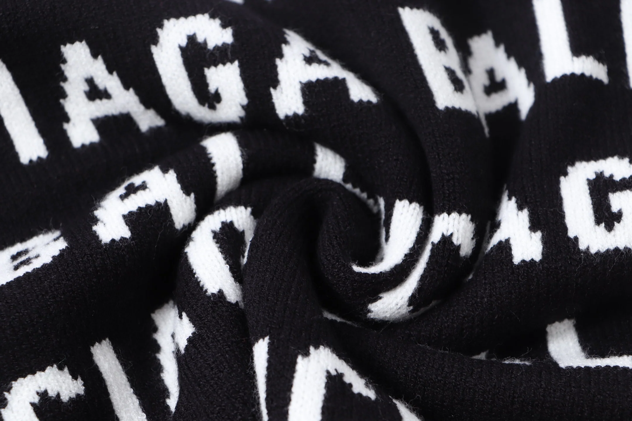 Knitted jacquard cashmere sweater