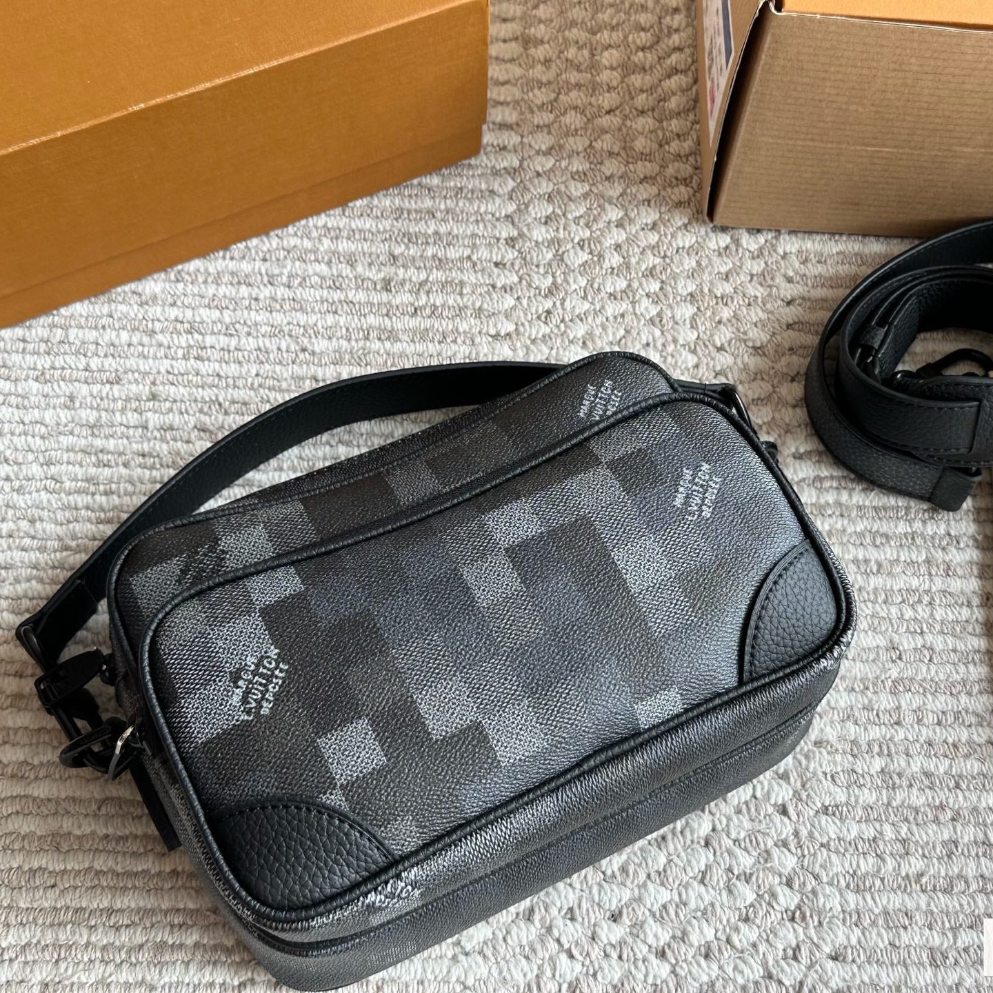 Fashion Men's Leather Messenger