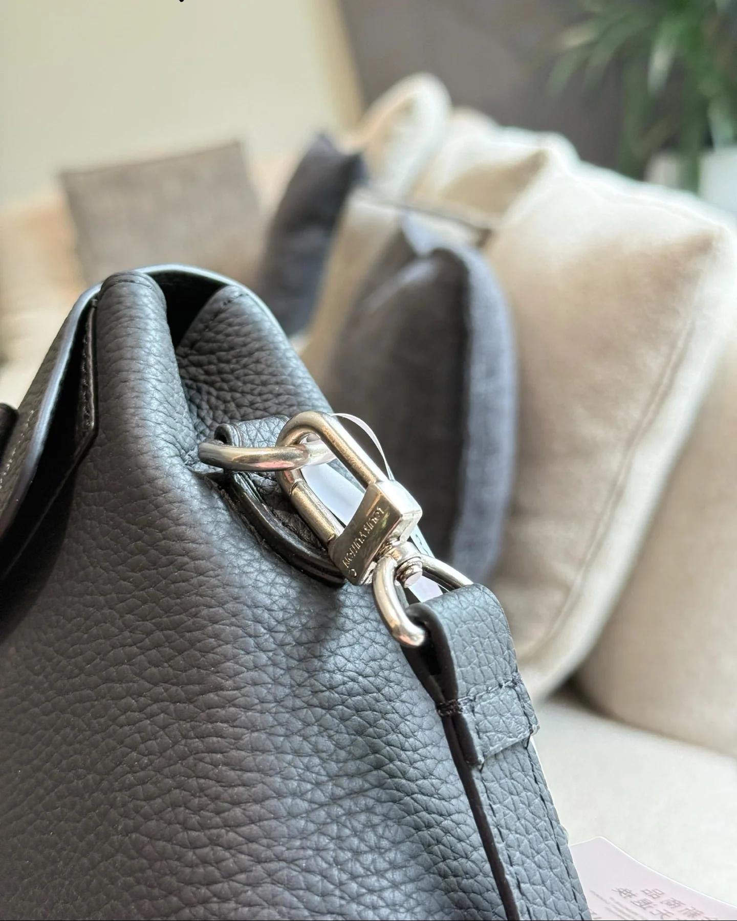 Men's Chain Lock Crossbody Bag