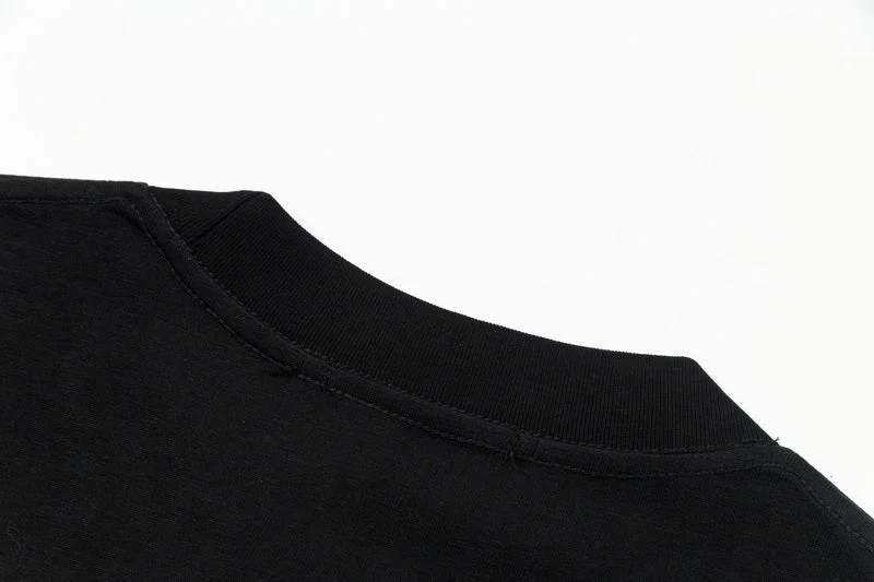 Simple embroidered cotton T-shirt