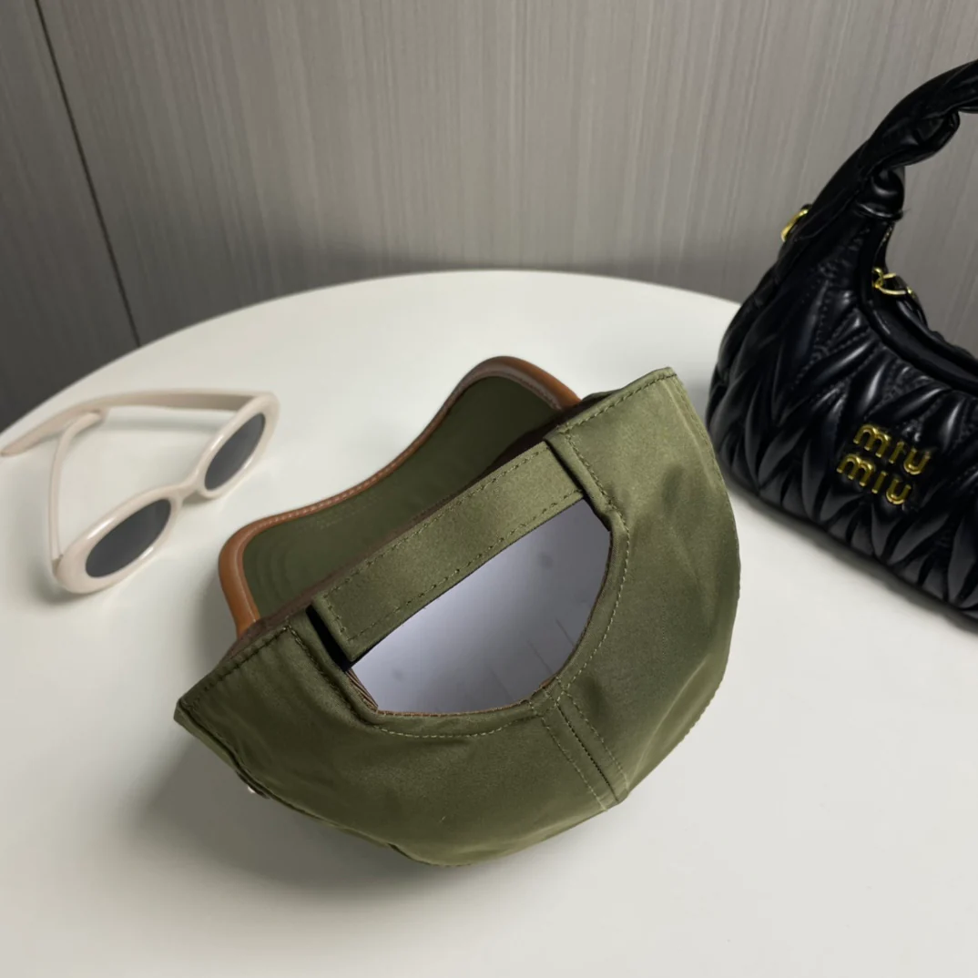 Color-block baseball cap