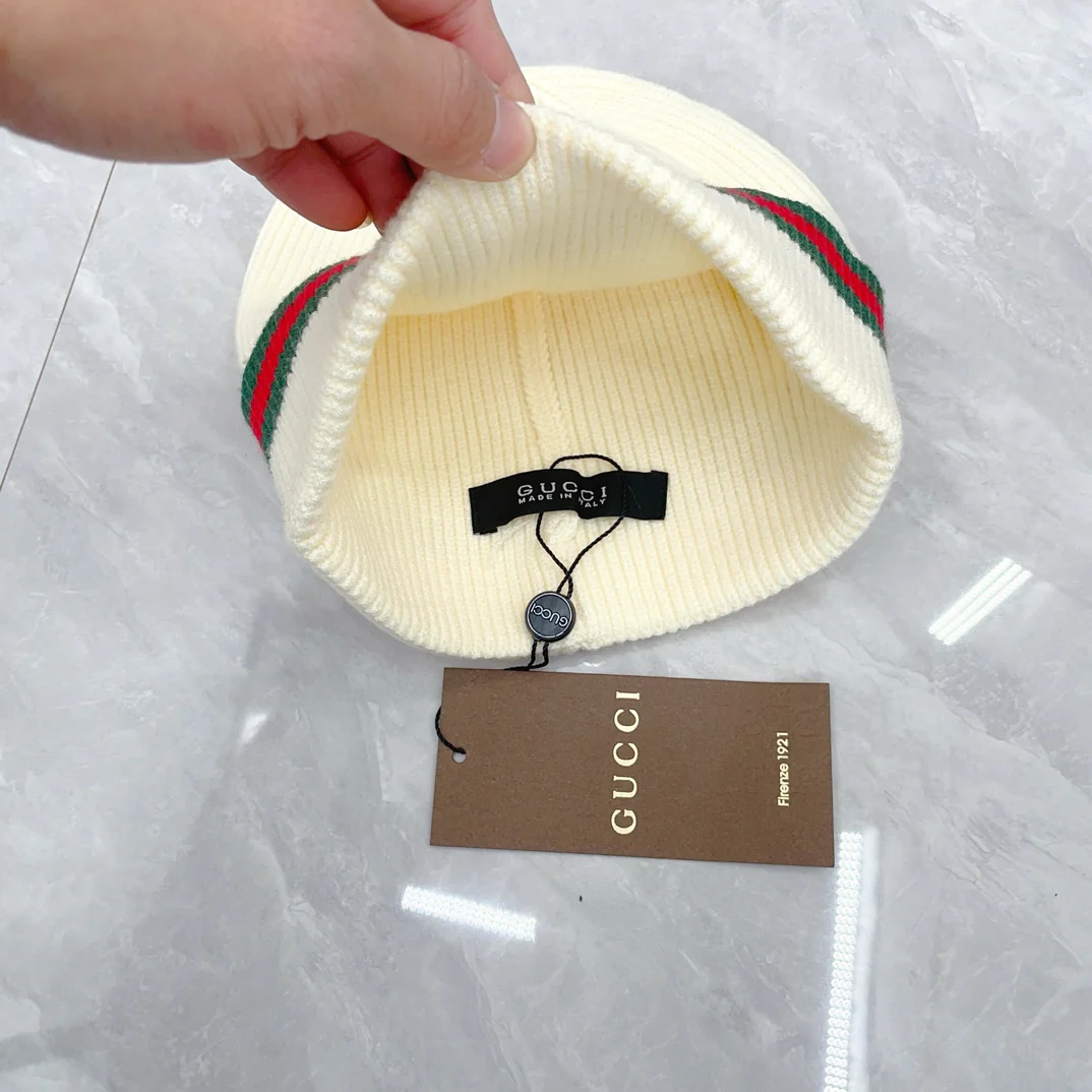 Color matching wool knit scarf and hat set