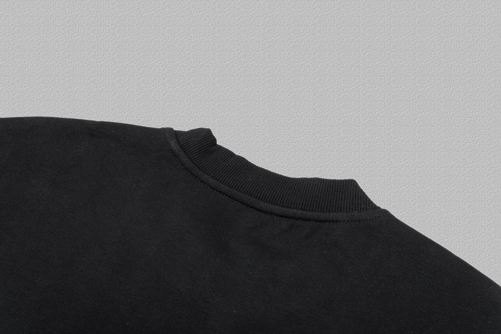 Pocket crew neck sweatshirt