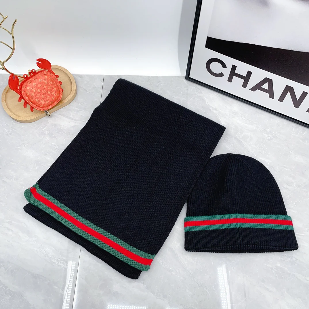 Color matching wool knit scarf and hat set