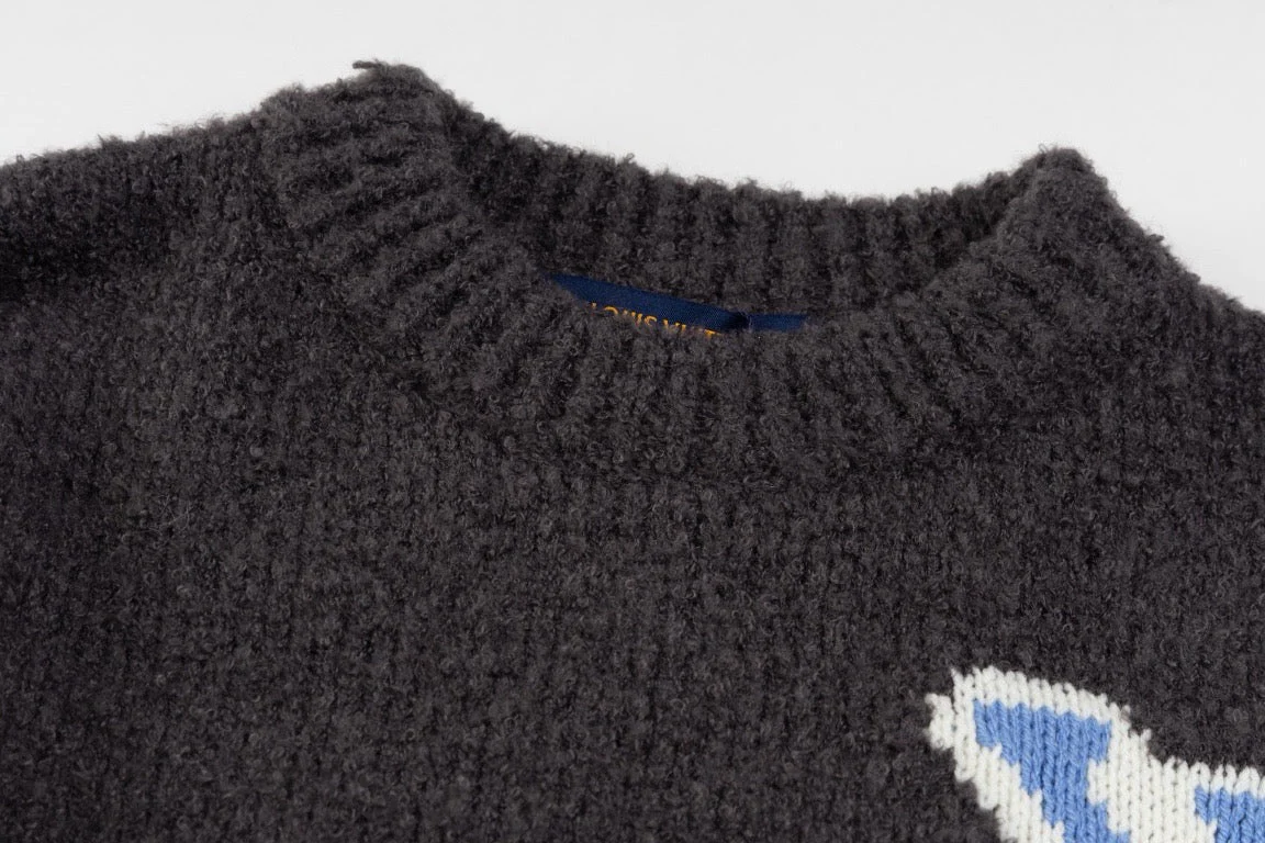 3 Color four-leaf jacquard sweater