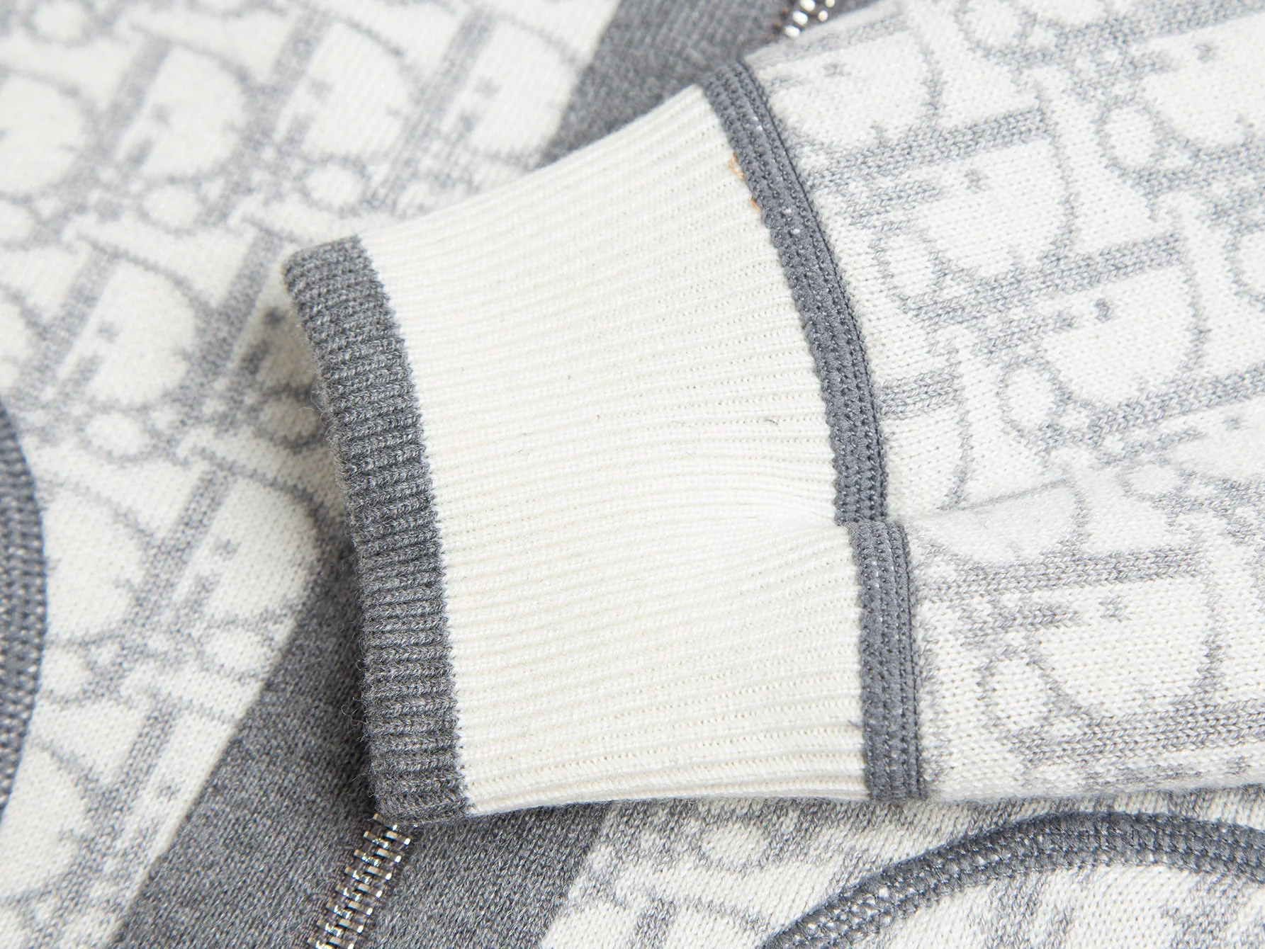 Reversible embossed cashmere hooded jacket