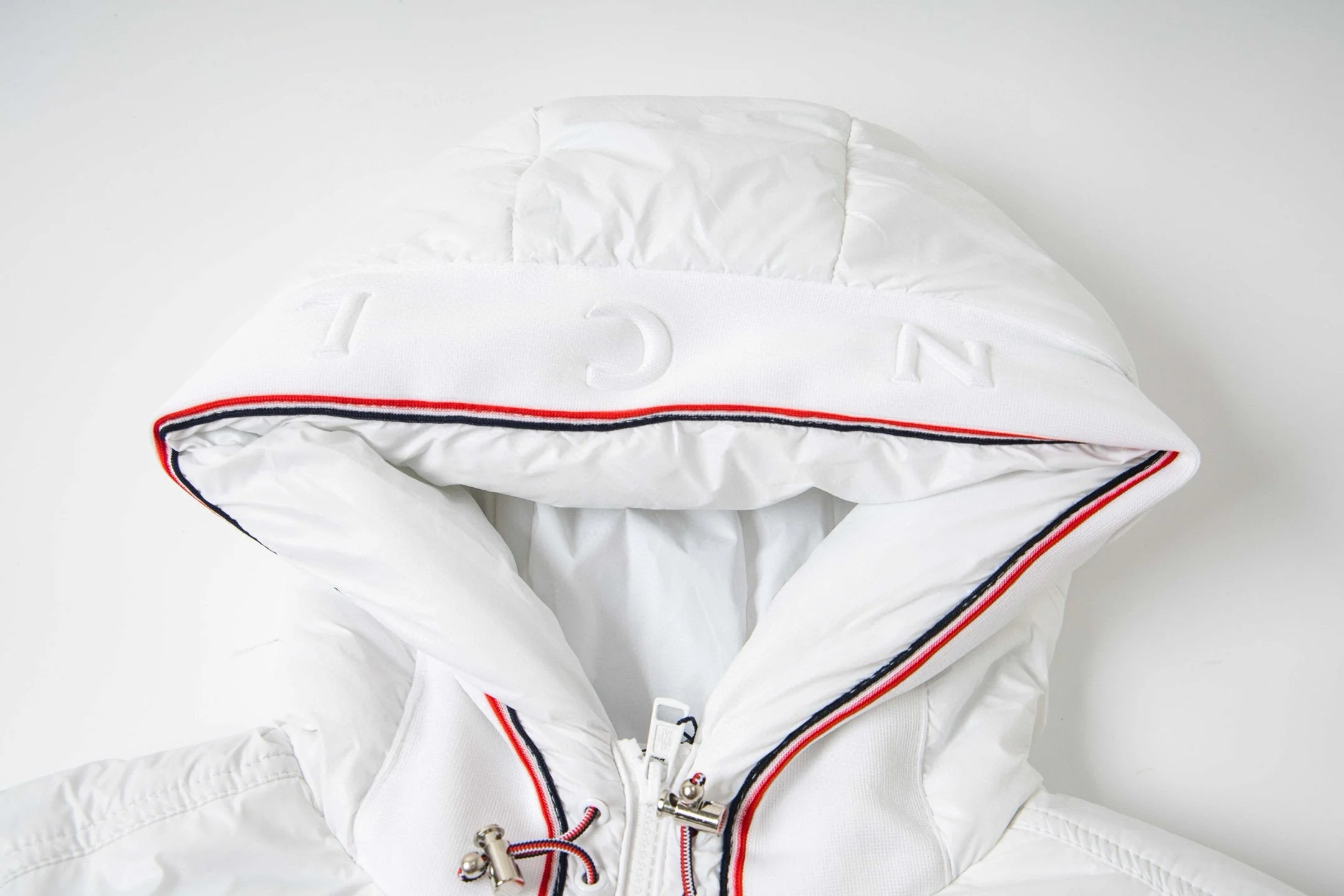 Matte hooded padded jacket