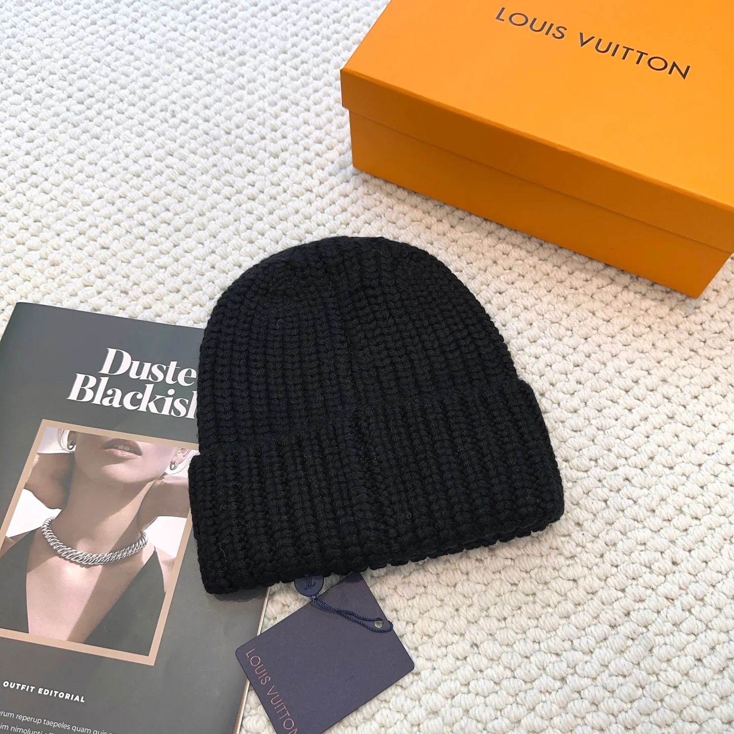 Stylish embroidered letter knitted hat