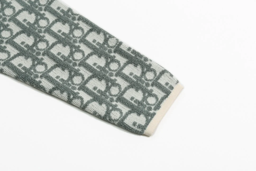 Knitted cashmere sweatshirt