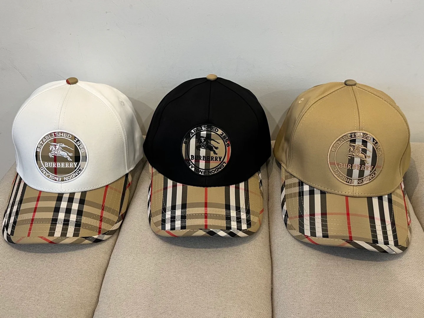 Plaid embroidered baseball cap