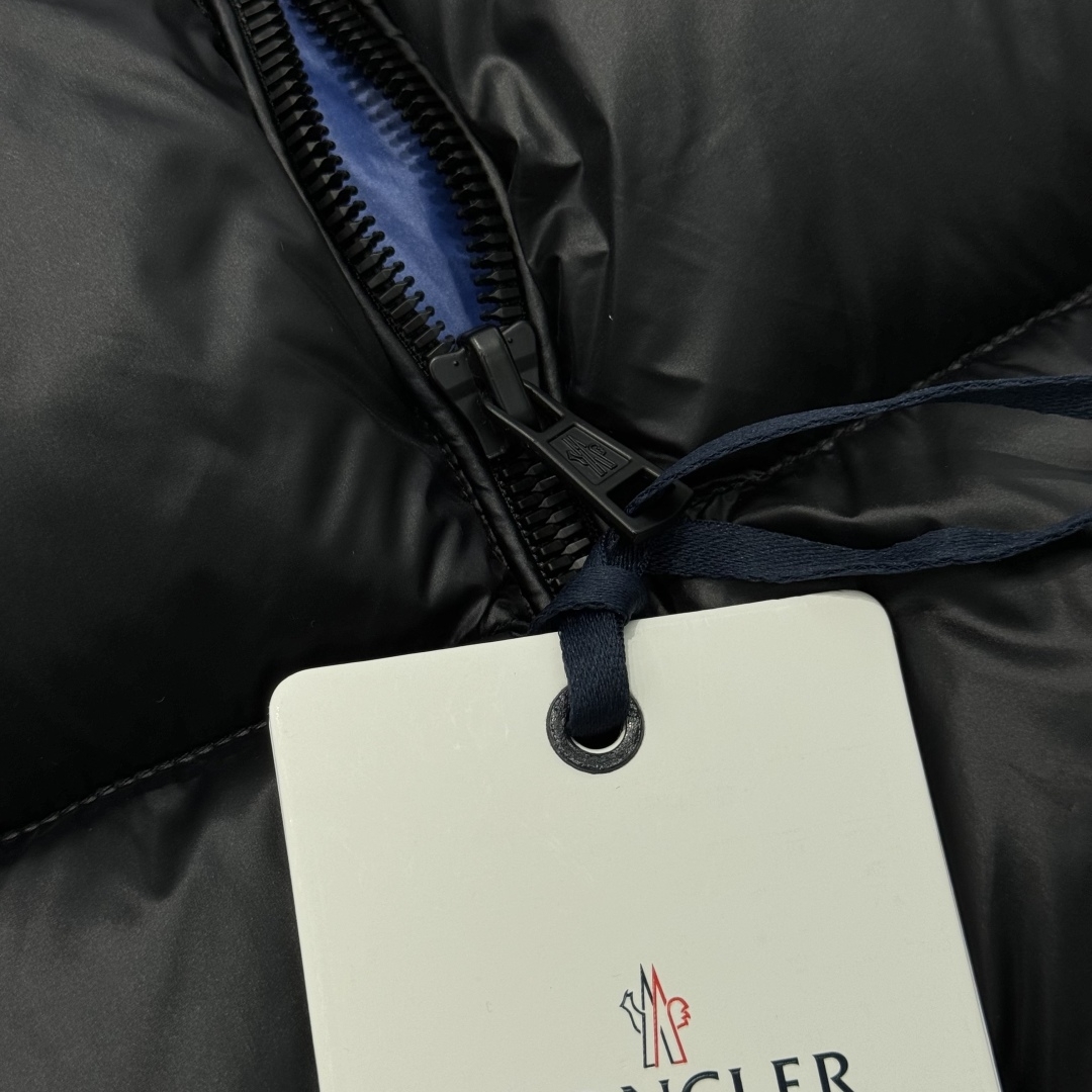 Stand collar zipper down vest