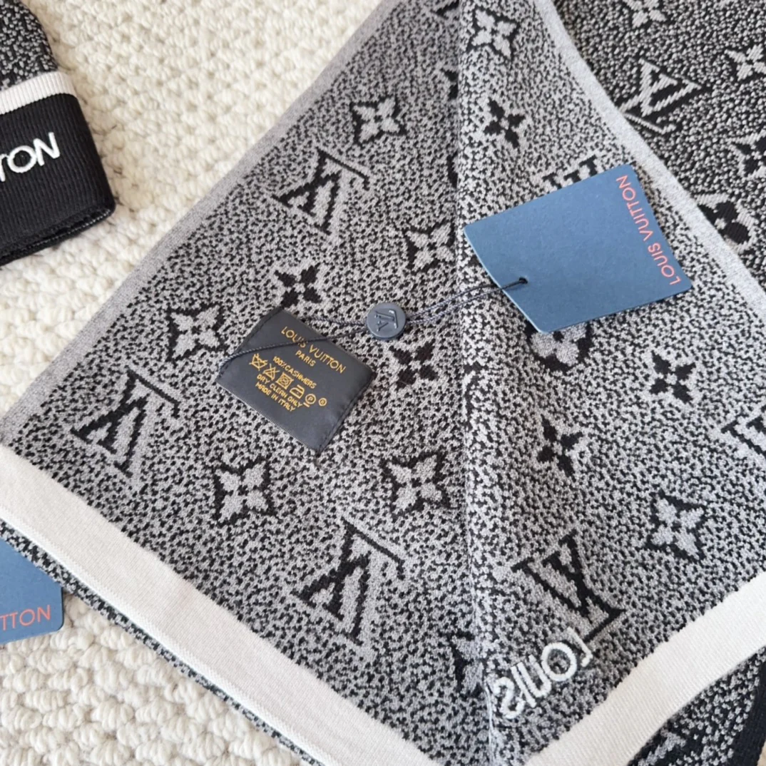 Jacquard cashmere scarf and hat set